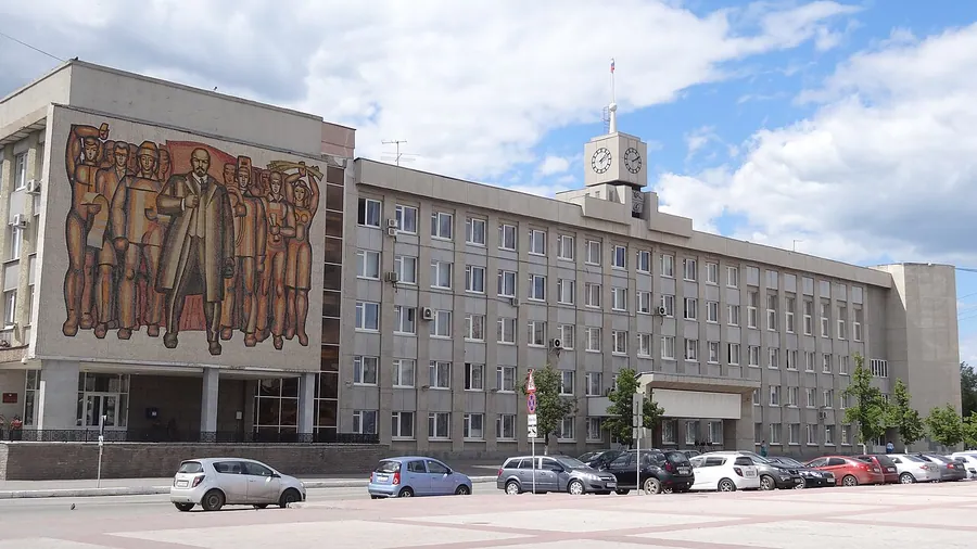 Здание администрации города Каменск-Уральский.. Фото: Evgeniy Smirnov / CC BY-SA 4.0, via Wikimedia Commons