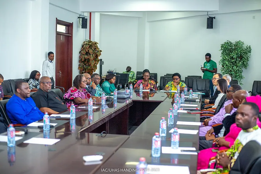 Meeting held in Council Chamber, UHAS. Фото: UHAS PUBLIC AFFAIRS / CC BY 3.0, via Wikimedia Commons